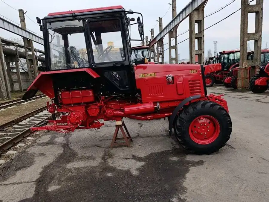 BELARUS 820 tractor side view at the factory